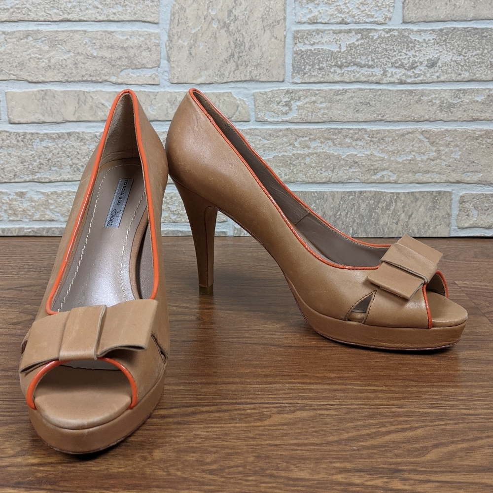 TOSCA BLU Leather Peep Toe Heel Bow Orange Trim